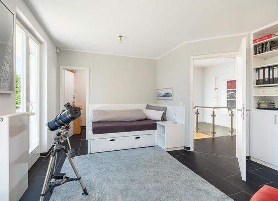 Zimmer mit Ankleide ...