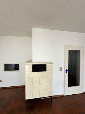 Wohnzimmer mit Kachelofen