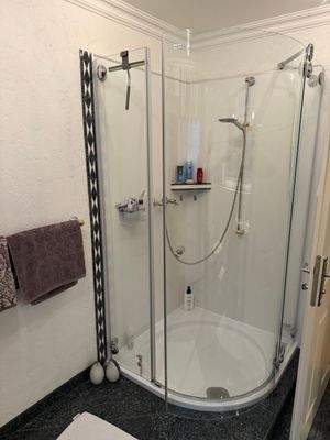 Souterrain Dusche.jpg