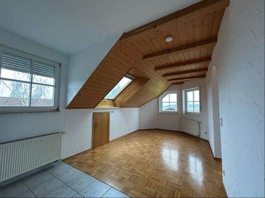 Blick von Küche in den Essbereich