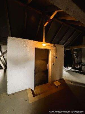 Zugang Dachboden