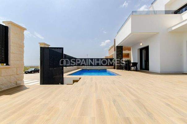 Spacious Detached Villa with Private Pool in Bigastro, Orihuela