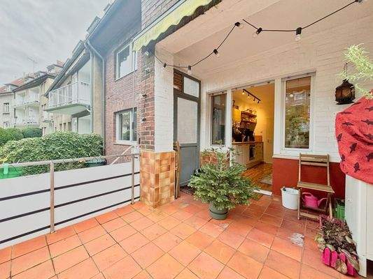 Die Hochterrasse mit Blick zur Küche...