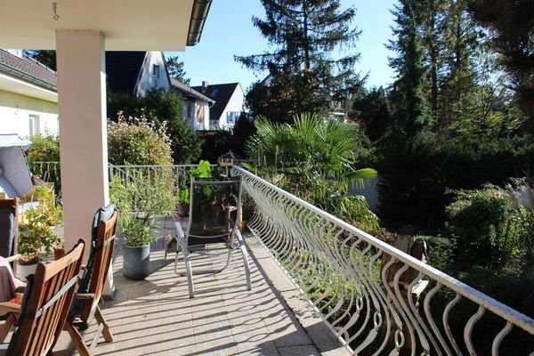 Teilweise überdachte Terrase 