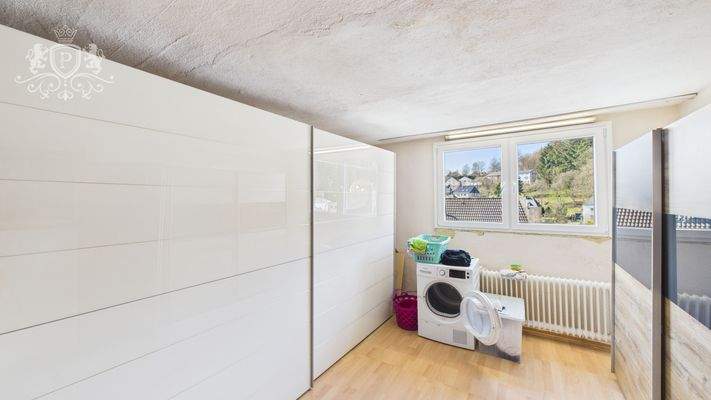 CAM01984G0-PR0457-STILL007