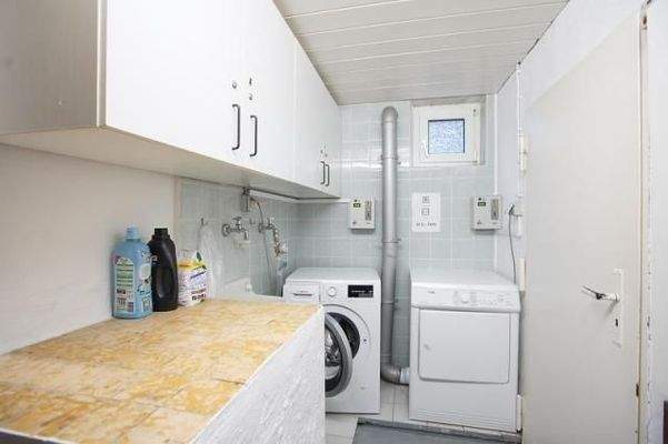 Münzwaschmaschine und -trockner