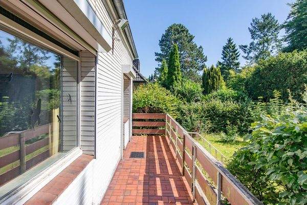 Balkon mit Zugang zum Garten