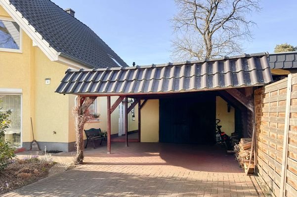 Garage und Carport