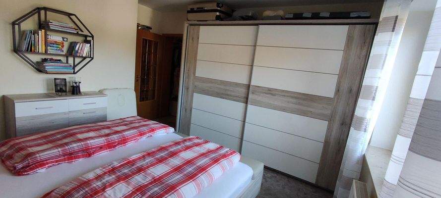 3 Meter Schwebetürenschrank