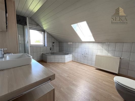 Badezimmer           Obergeschoss