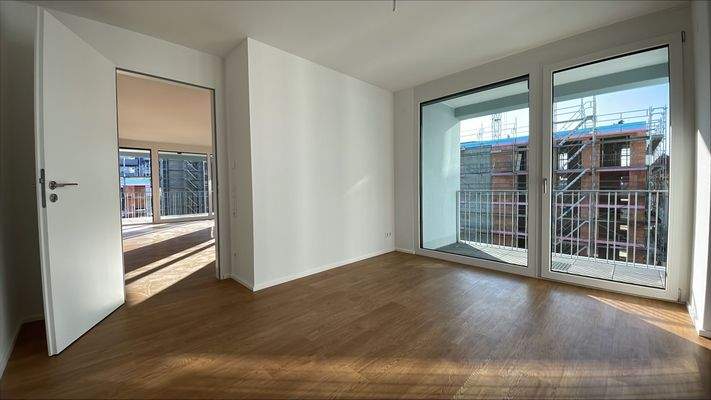 Zimmer2 mit Loggia2.jpg