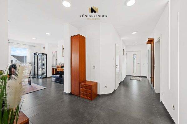 ...schöner offener Eingangsbereich...