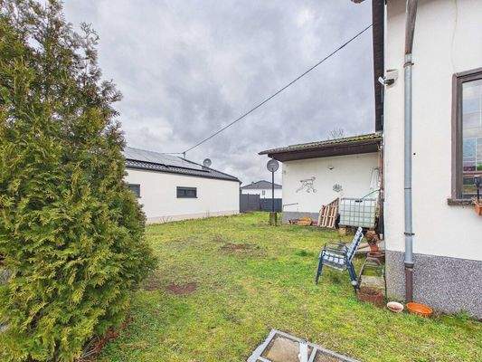 Großzügiges Baugrundstück mit Bestandsgebäude in Überherrn