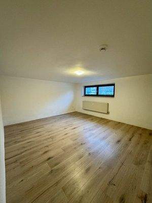 Wohn- und Schlafzimmer