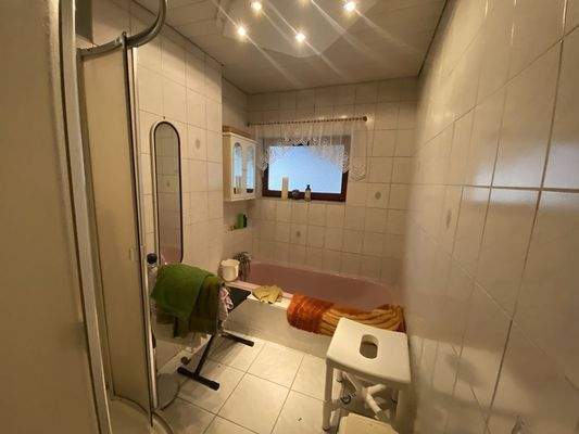 Erdgeschoss: Badezimmer