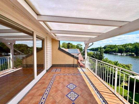 überdachte Terrasse