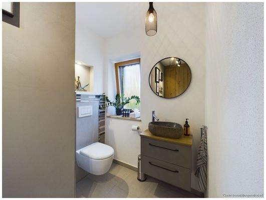 Geräumiges Gäste-WC