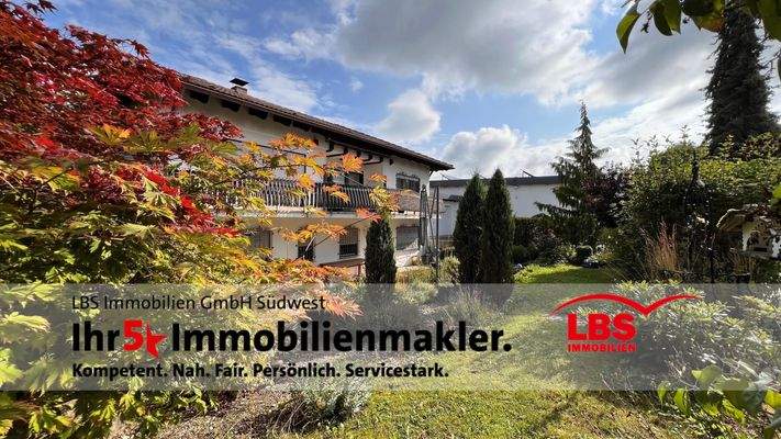 Wohnhaus u Gartenbereich Südseite