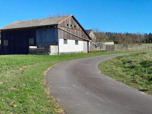 Scheune/Stallung mit Garten