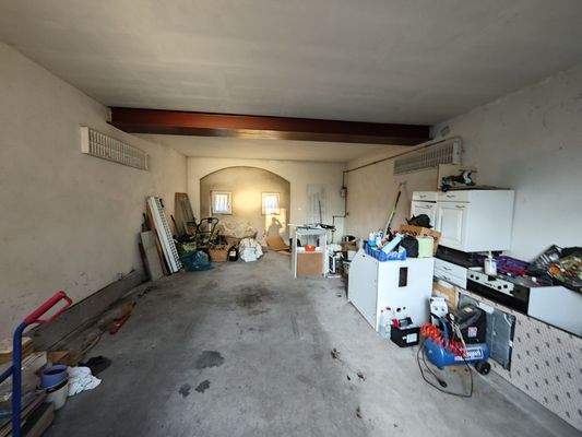 große Garage.jpg