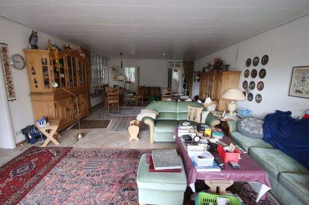 Blick von der Terrasse ins Wohnzimmer