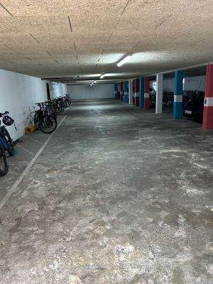 gesamte Tiefgarage