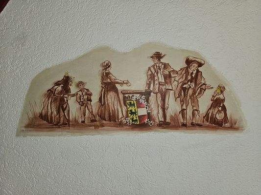 2. OG: Gemälde im Wohnzimmer