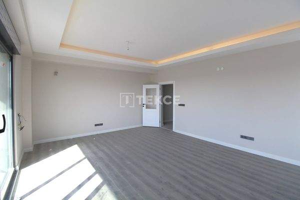 Villas with Spacious Garden in İstanbul Silivri