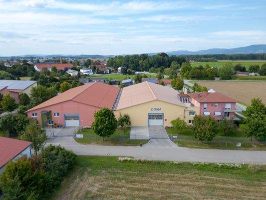 Drohnenaufnahmen - Bürogebäude + Halle 1 + Halle 2