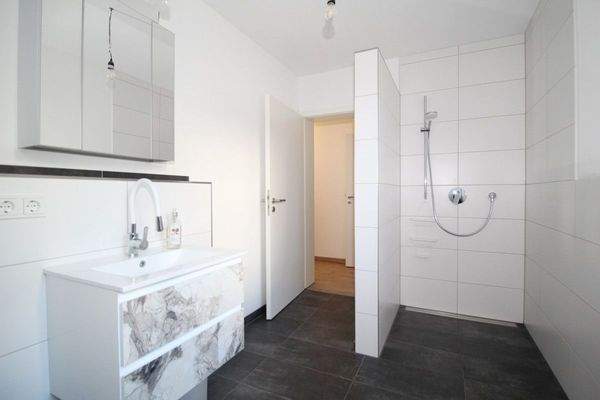 ... mit großer Dusche