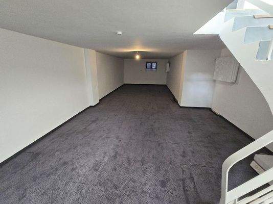 Fläche im Souterrain (z.B. Büro, Lager, etc.)