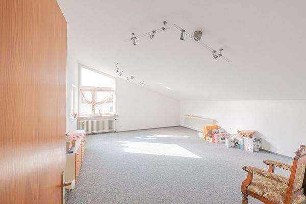 Kinder-/ Gäste-/ Hobbyzimmer