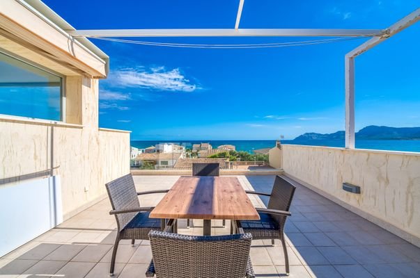 Haus mit beeindruckender Dachterrasse mit Meerblick in Son Serra de Marina