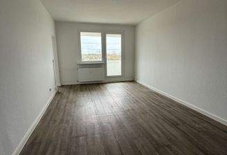 Helles Wohnzimmer mit Boden