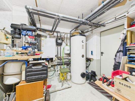 CAM04379G0-PR0076-STILL050