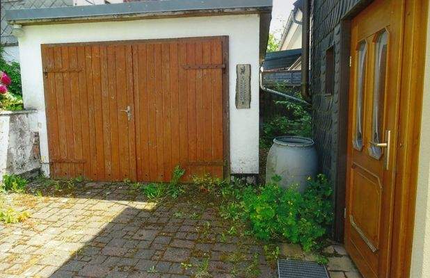 Garage/Werkstatt hinterm Haus