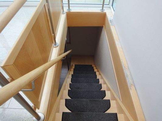 EG Treppe zum Keller