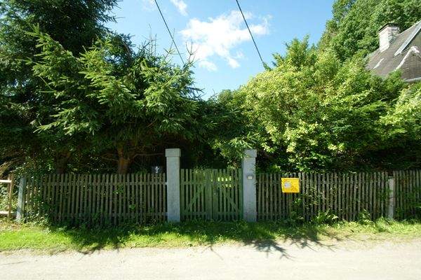 Straßenansicht Grundstückl