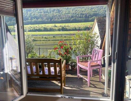 Blick vom Schreibtisch (hier Arbeitszimmer) 