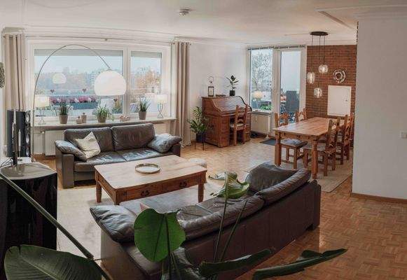 Wohnzimmer mit Essbereich