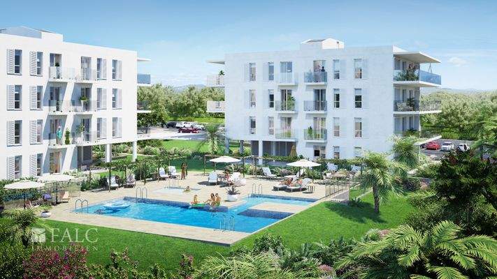 Gepflegte Pool-Landschaft