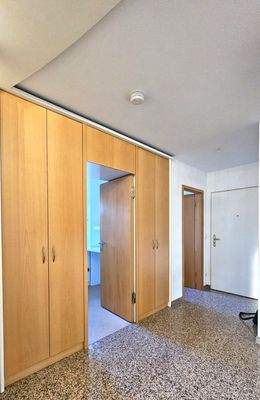 Eingang mit Garderobe