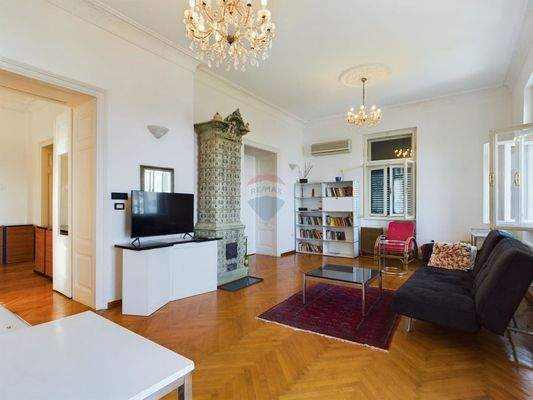 1715415059_cam02458g0-pr0084-still035