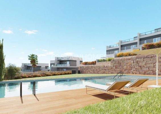 Sea-View Villas in a Complex near the Beach in Alicante Finestrat