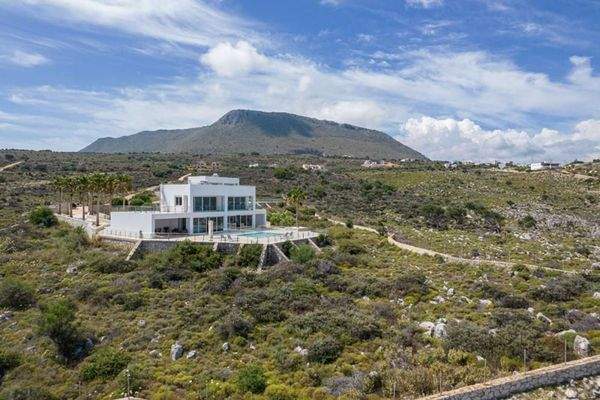 Kreta, Kokkino Chorio: Exotische Villa mit Panoramablick auf das Meer zu verkaufen