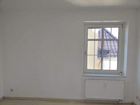 Leeres Zimmer mit Fenster
