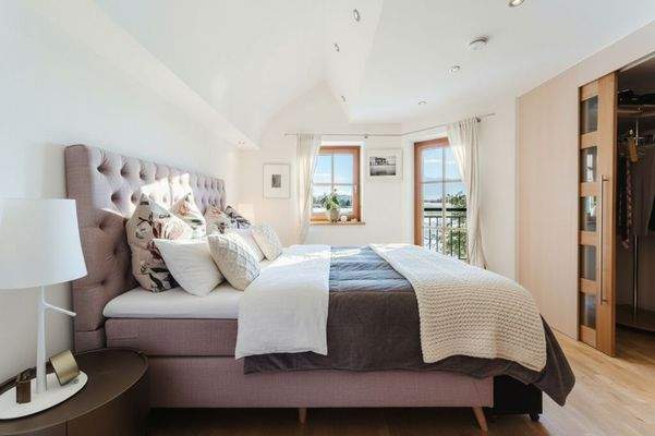 Master Bedroom mit begehbarem Schrankraum