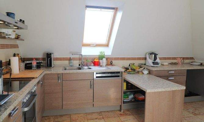 makellos EFH SN Hufenweg - Küche im OG.jpg