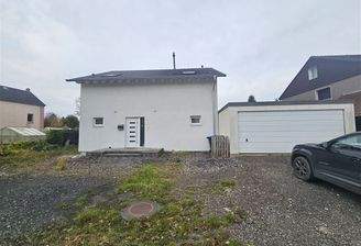 Blick auf das Haus inkl. Garage 