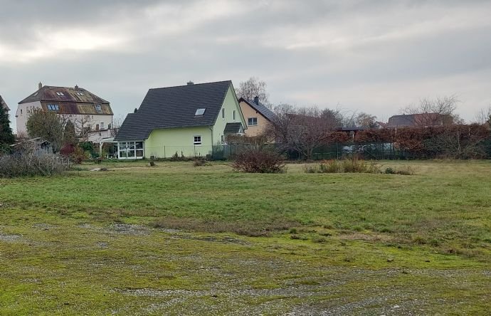 Grundstücke in Groitzsch - vor den